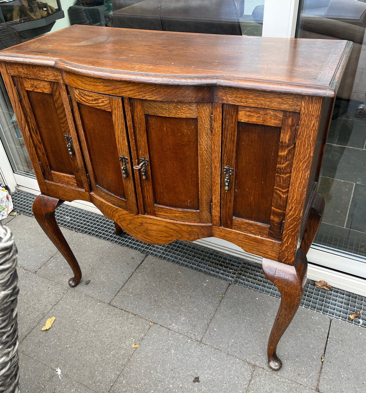 Antiek kastje (oorspronkelijk drankenkastje) B90 H95 D42, Ophalen