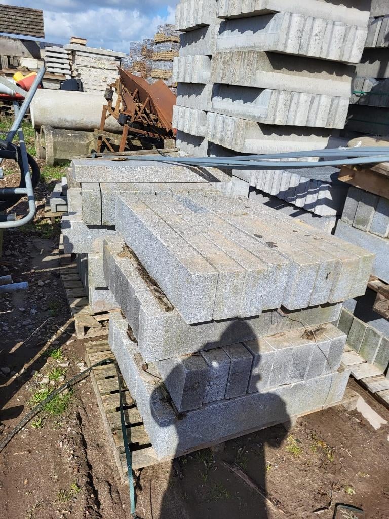 Zogoed als nieuwe grijs graniet opsluitband/banden 10x20x100, Tuin en Terras, Bielzen en Borders, Ophalen, 100 tot 200 cm, Biels