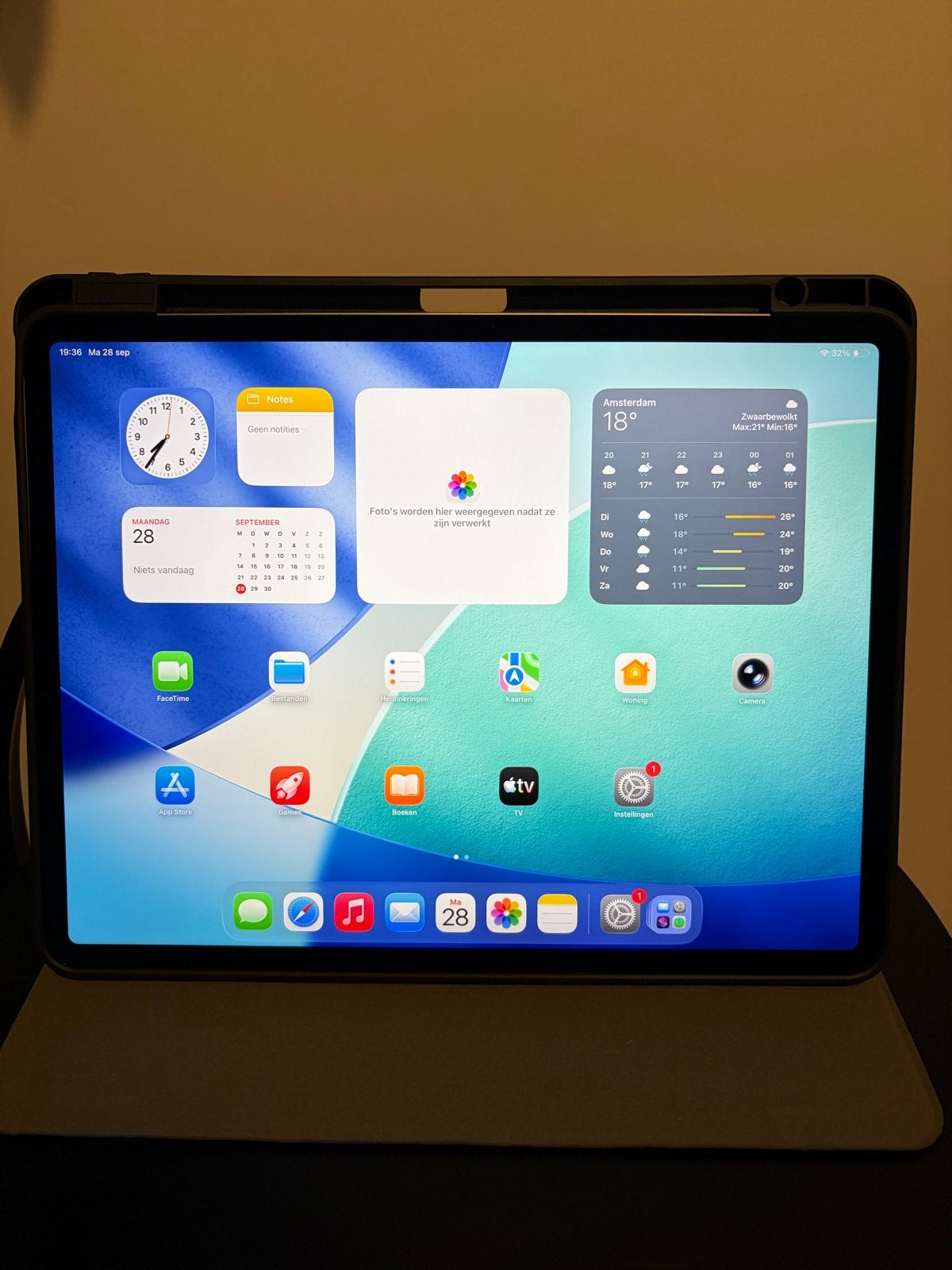 Apple iPad Air 13-inch (M4) Wi-Fi + Cellular 128GB jr. 2026