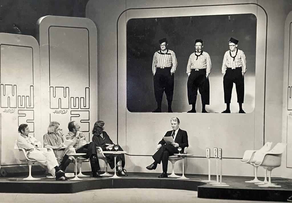 Wie van de Drie | grote zwartwit foto, 1960 tot 1980, Gebruikt, Foto, Ophalen of Verzenden