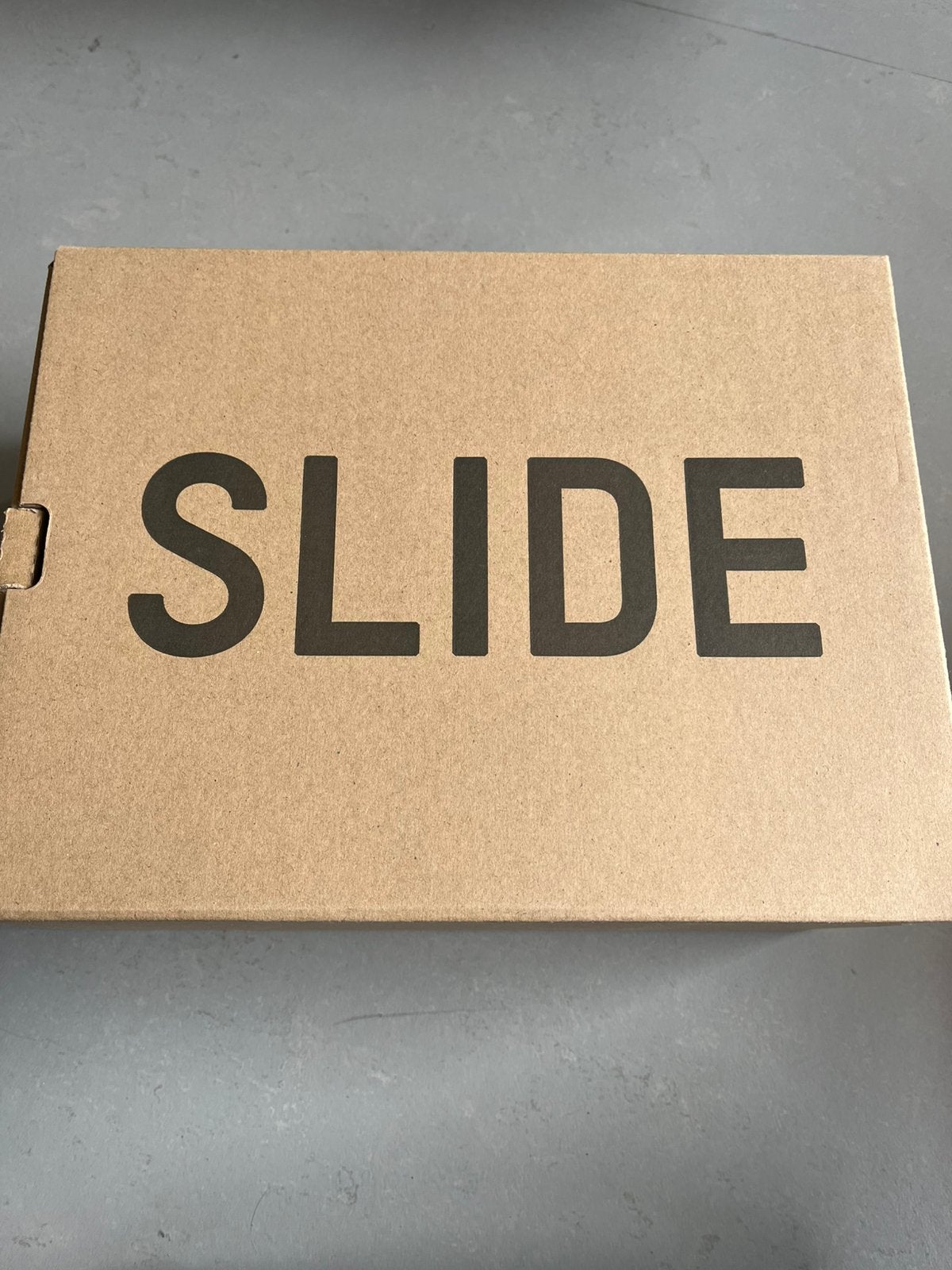 Yeezy slide bone(restock) maat 43, Kleding | Heren, Slippers, Wit, Nieuw, Ophalen of Verzenden