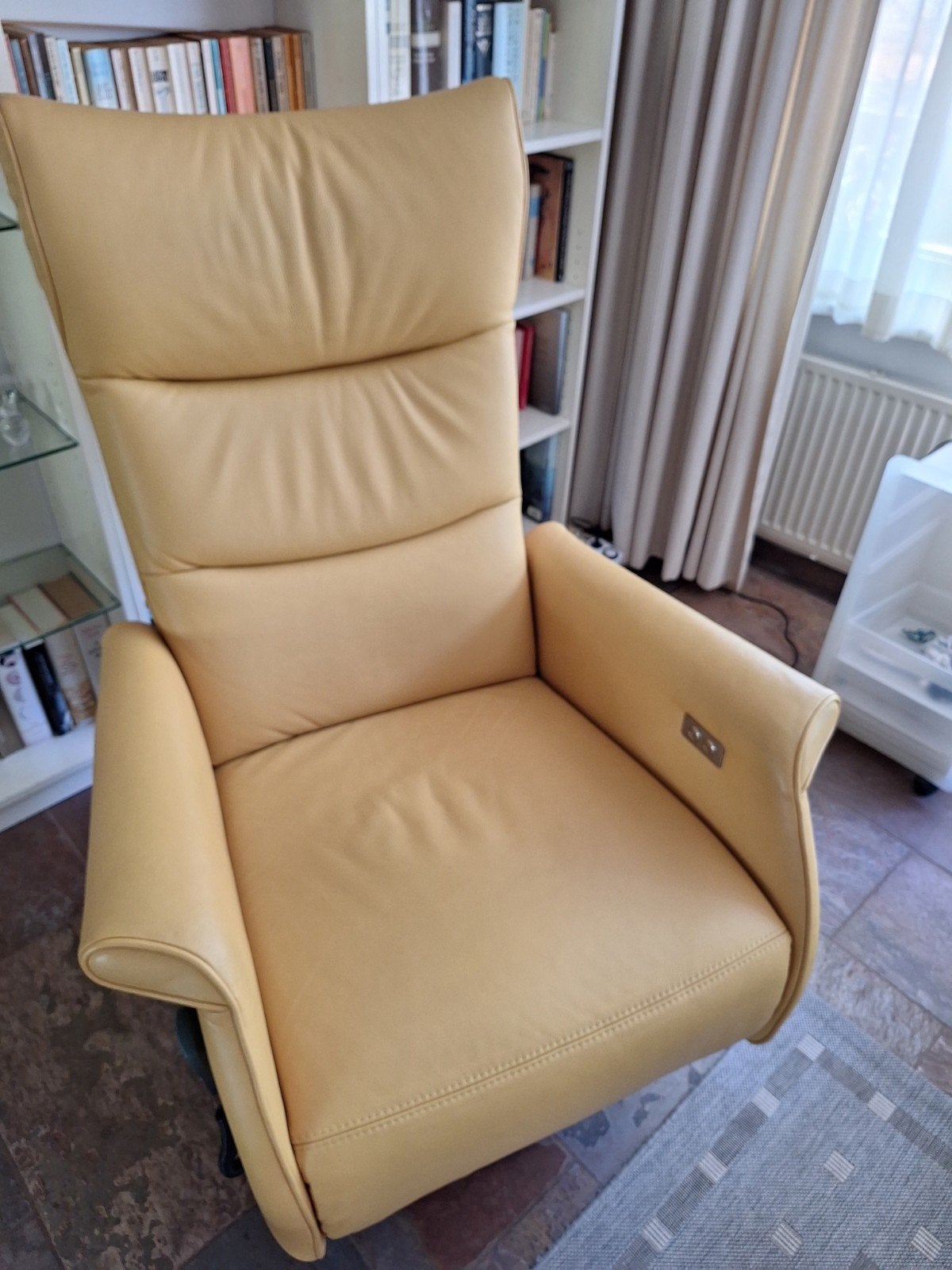 Prominent Sta op stoel/fauteuil - Leder - Oplaadbaar, Ophalen