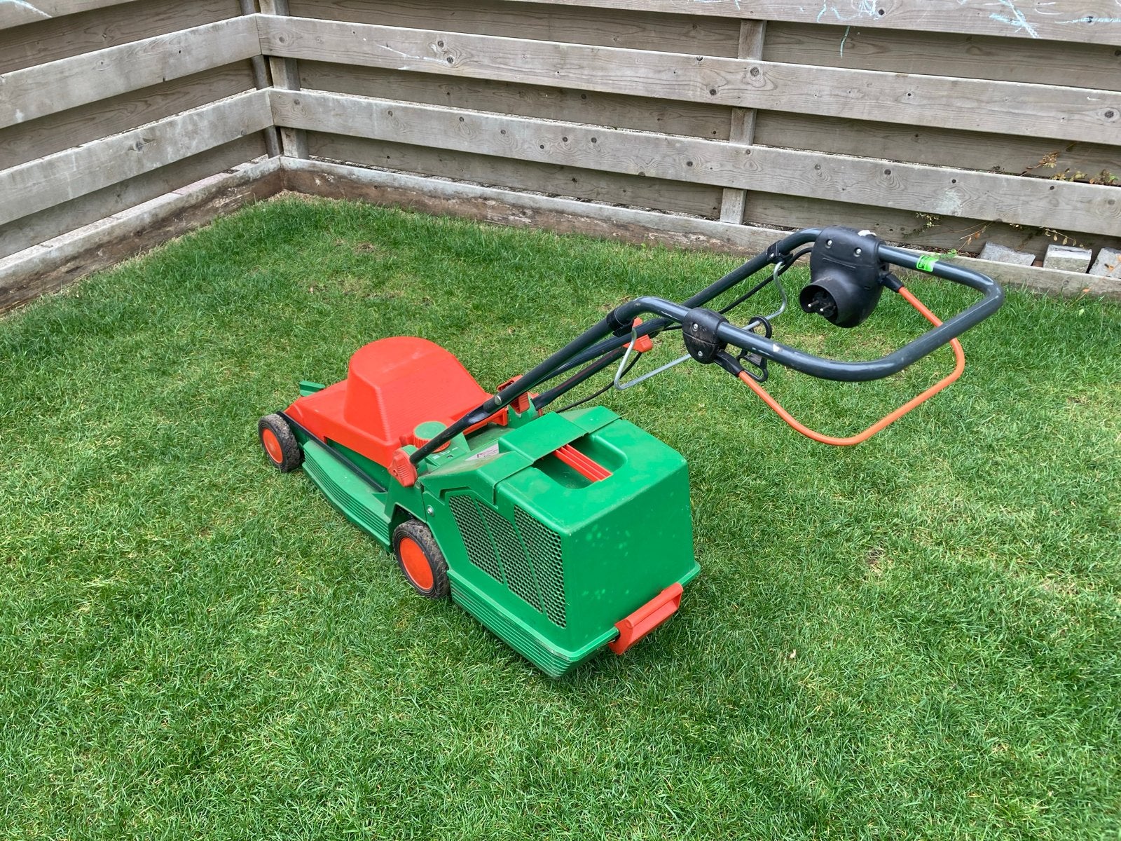 Elektrische grasmaaier verticuteren machine 2 in 1, Ophalen, Cirkelmaaier, Gebruikt, Elektrische grasmaaier