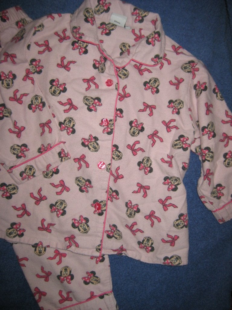 Pyjama, 104/110, Disney Minnie Mouse (400), Ophalen of Verzenden, Zo goed als nieuw, Meisje, Nacht- of Onderkleding