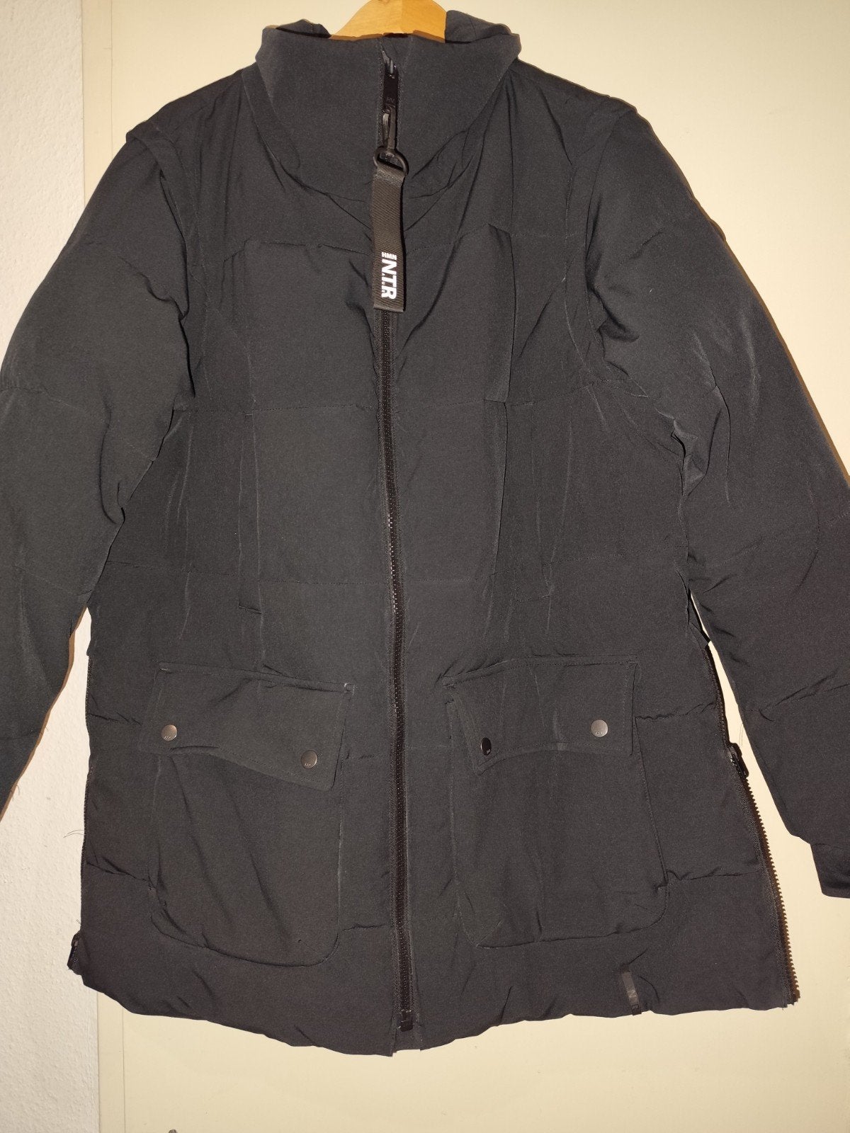 Zwarte gewatteerde jas met ritsdetails / bodywarmer, Zwart, Maat 46/48 (XL) of groter, Ophalen of Verzenden, Zo goed als nieuw