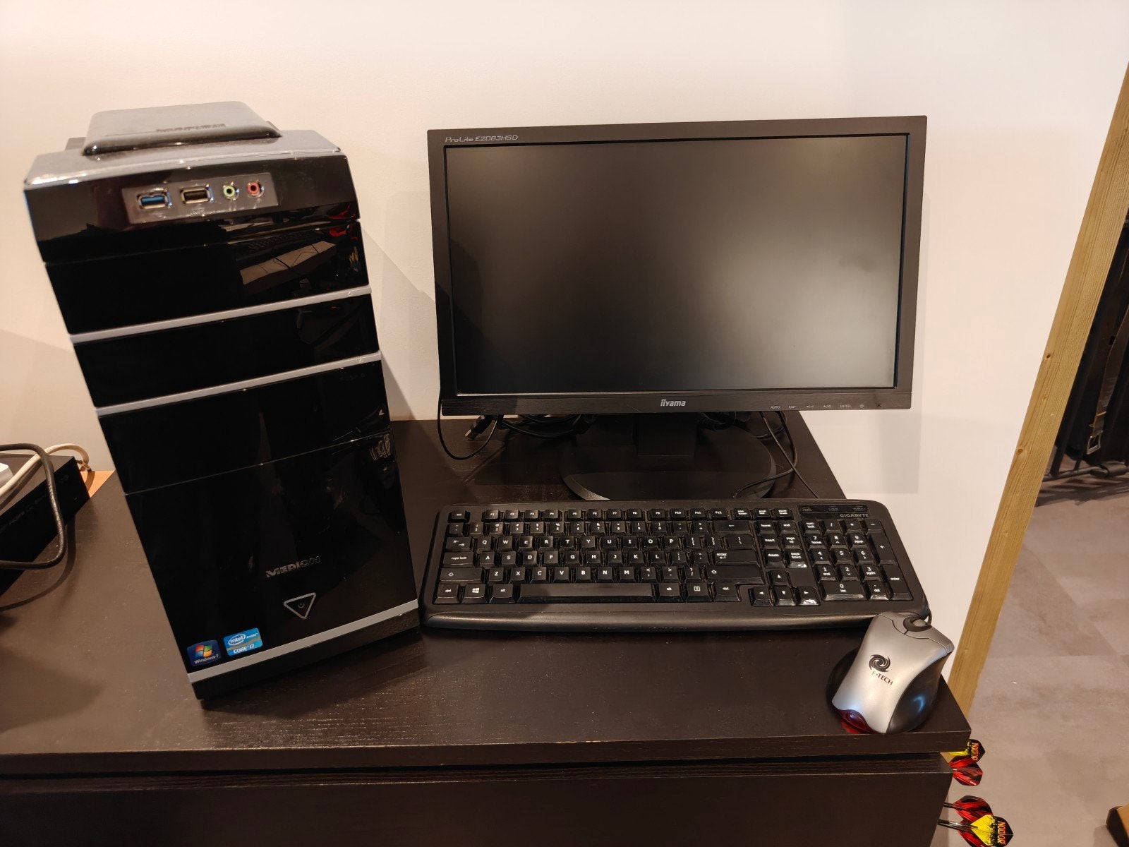 Medion Desktop PC met monitor, toetsenbord en muis, Gebruikt, HDD, Met monitor, Medion