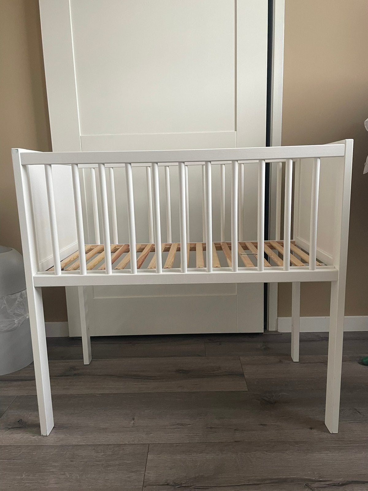 Babywieg wit, Kinderen en Baby's, Kinderkamer | Bedden, Ophalen, Zo goed als nieuw, Minder dan 140 cm, Minder dan 70 cm