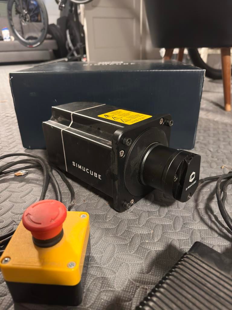 Simucube 2 Pro 25 Nm - Zo goed als nieuw, 1 speler, Racen en Vliegen, Ophalen of Verzenden, Zo goed als nieuw