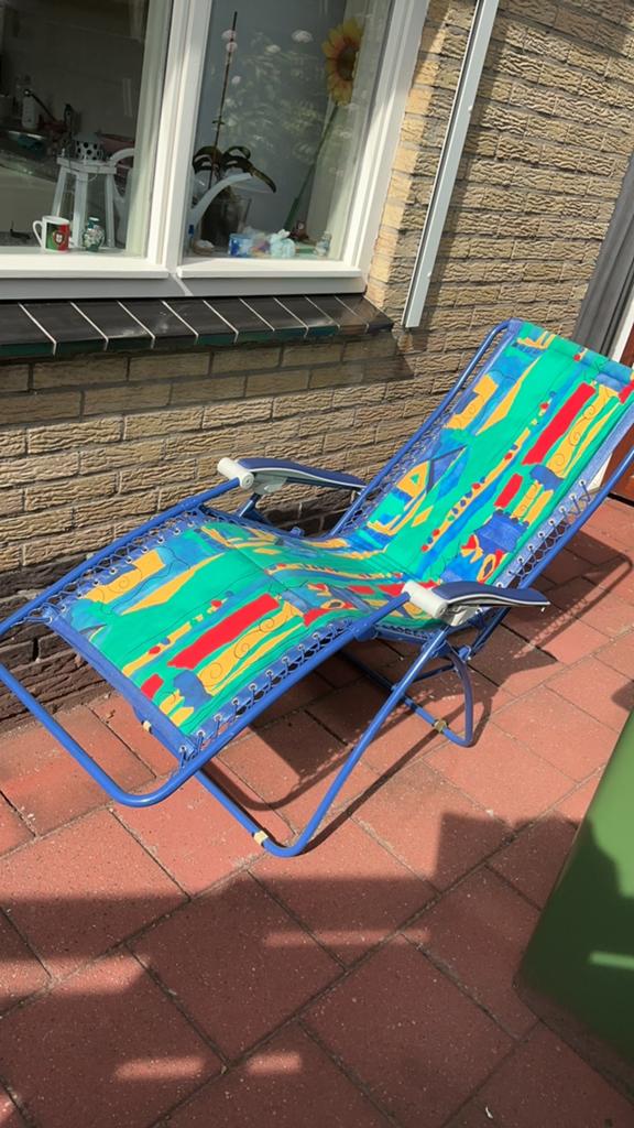 Heerlijk ligbed in vrolijke kleuren, Ophalen, Zo goed als nieuw, Aluminium