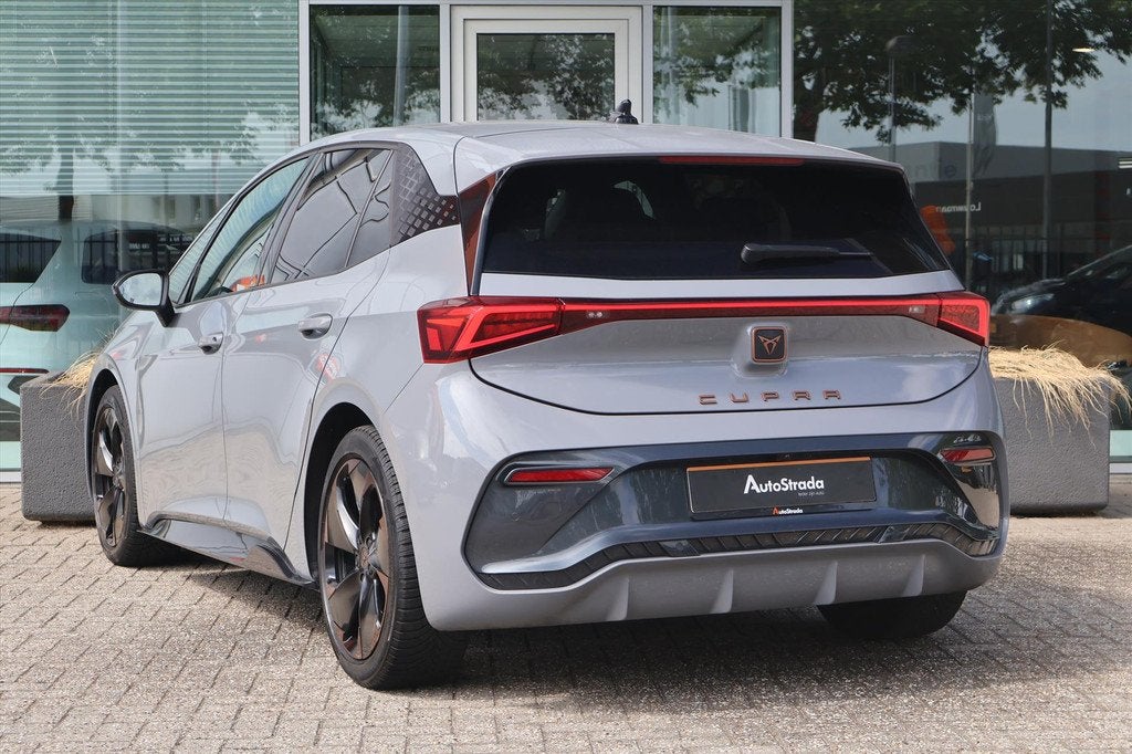 Cupra Born 62 kWh Adrenaline One 204pk SoH 92% | Camera | Na, Auto's, Cupra, Stof, Gebruikt, 95 pk, Met garantie (alle)