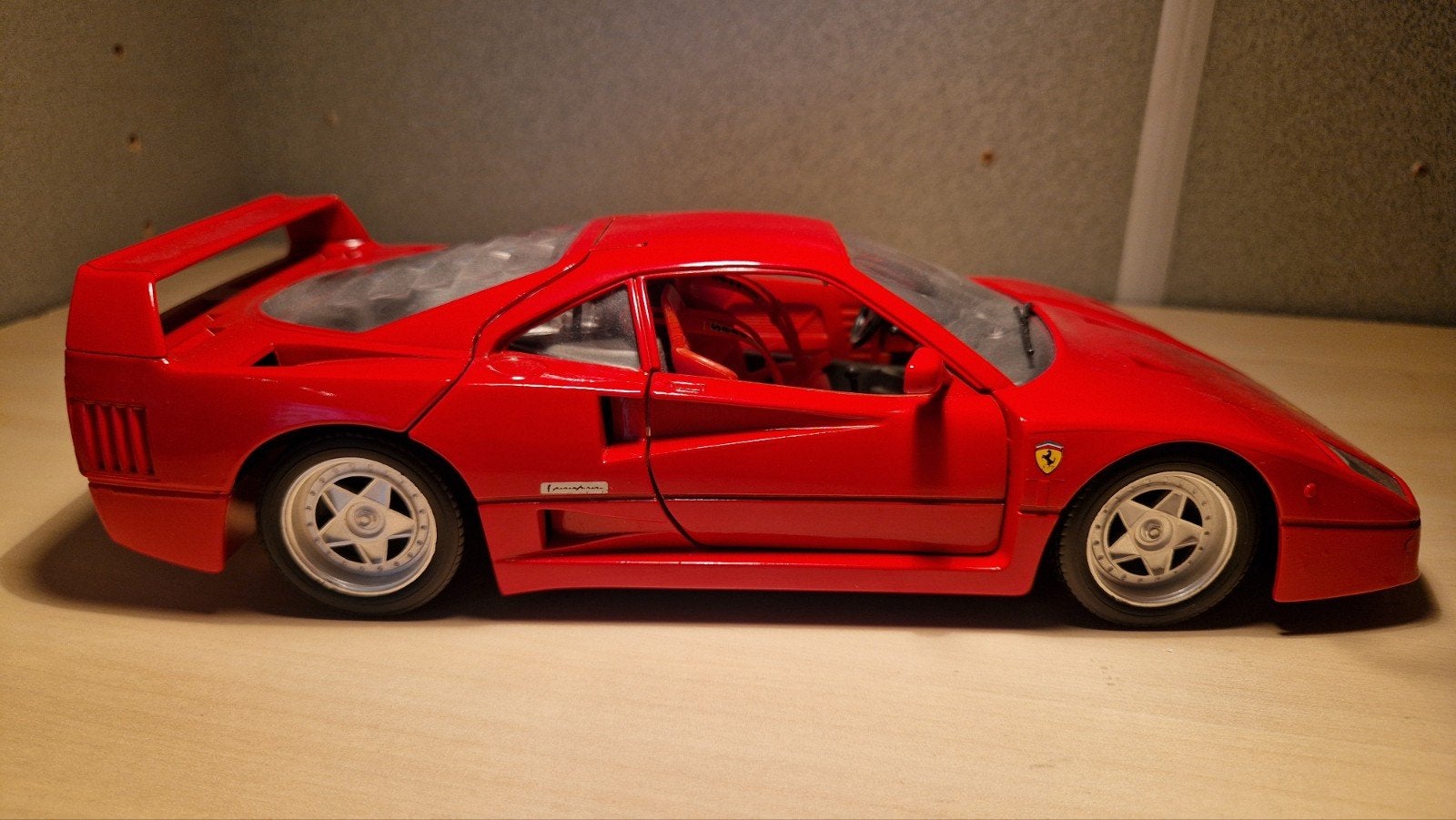 Ferrari F40 Tonka Polistil Schaalmodel - Rood, Hobby en Vrije tijd, Modelauto's | 1:18, Ophalen of Verzenden