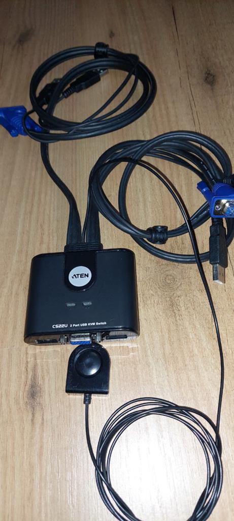 KVM switch, Computers en Software, Overige Computers en Software, Ophalen of Verzenden, Zo goed als nieuw