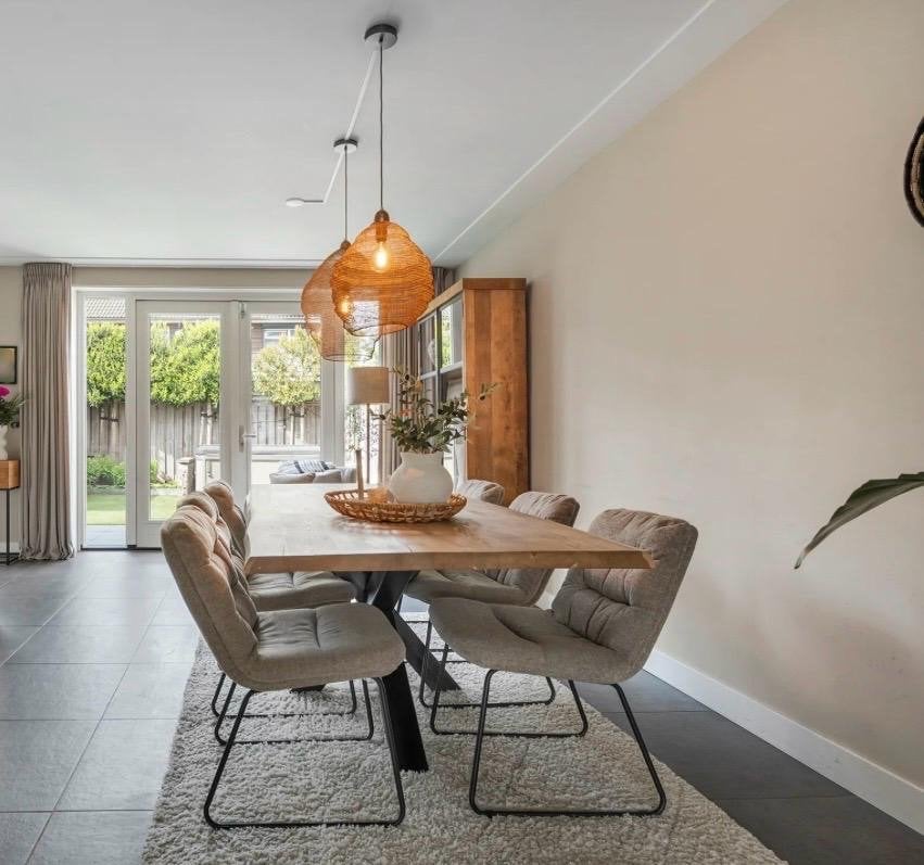Robuuste eettafel met 6 stoelen - Modern design, Huis en Inrichting, Ophalen, Gebruikt, 50 tot 100 cm, Vijf personen of meer