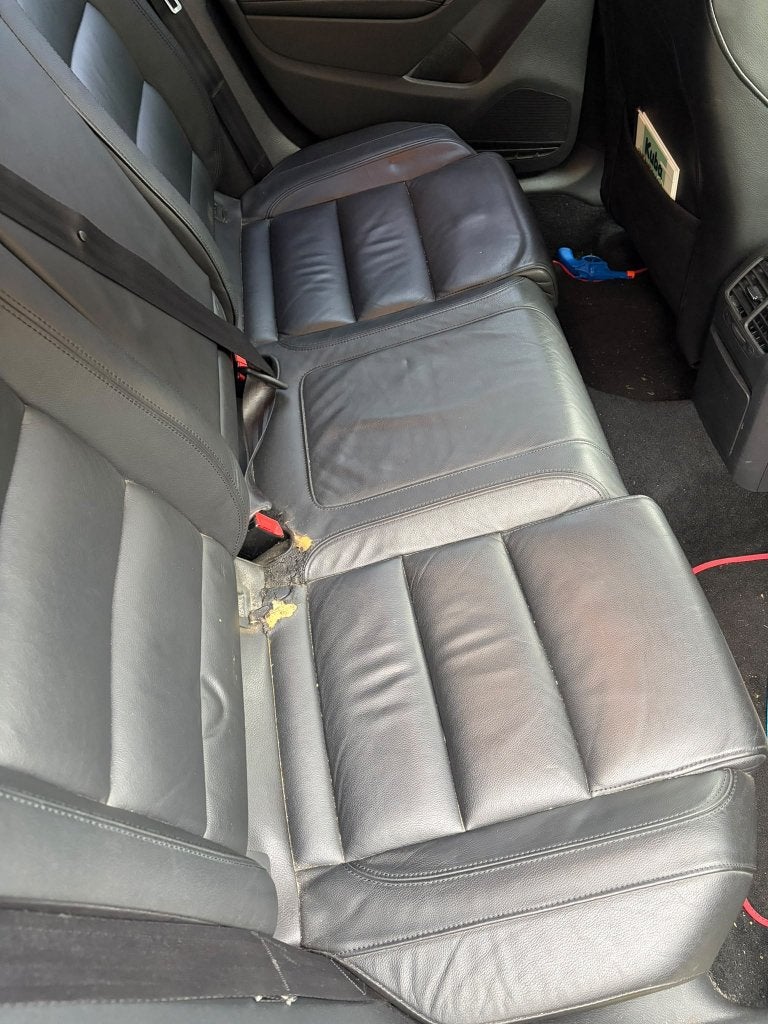 Foto 16 van Volkswagen Golf 2.0 GTI 155KW DSG 2010 Zwart PANO