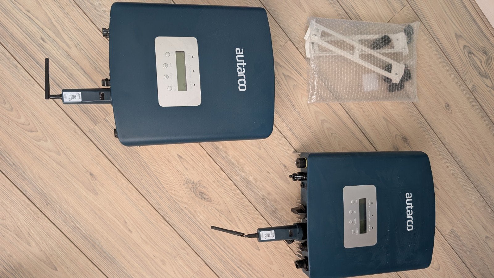 Autarco S2.SX3000-MIII (2 stuks) Omvormers + wifi modules., Ophalen, Zo goed als nieuw, Overige typen