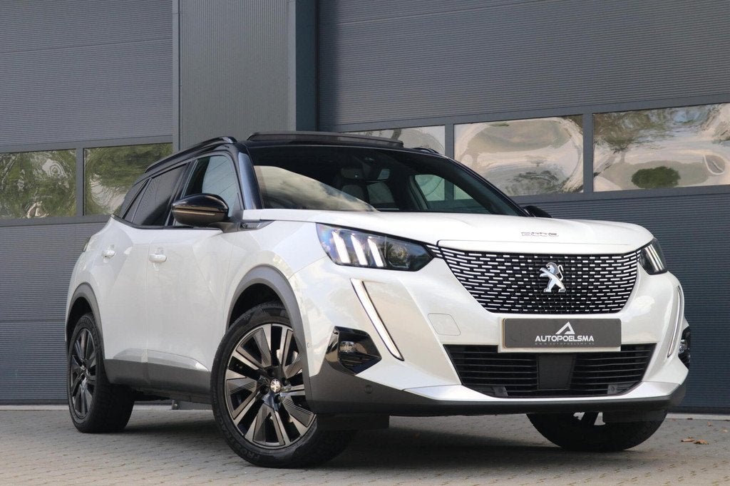 Peugeot e-2008 EV GT 50 kWh Panodak VirtualCockpit Ecc Blind, Auto's, Peugeot, 330 km, 136 pk, Gebruikt, Zwart
