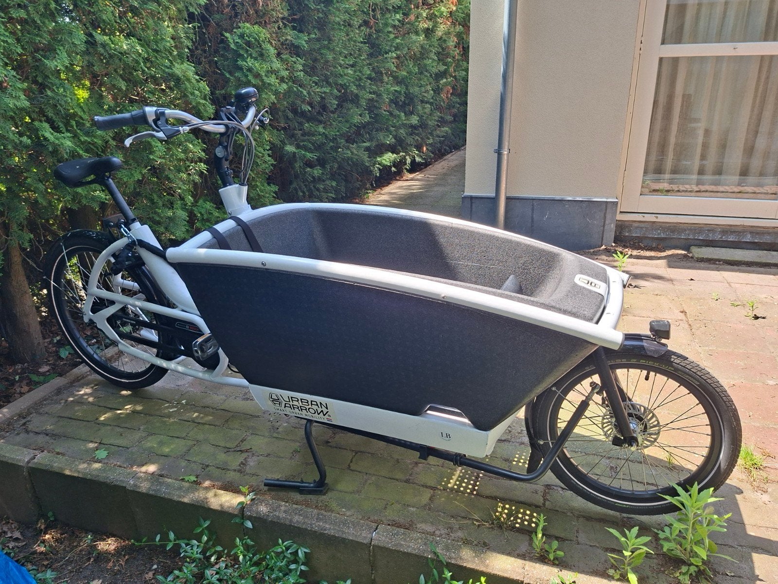 Urban Arrow Family Bakfiets - Elektrisch met Huif, Fietsen en Brommers, Fietsen | Bakfietsen, Ophalen, Zo goed als nieuw, 3 kinderen