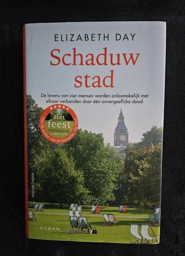Elizabeth Day - Schaduwstad, Ophalen of Verzenden, Zo goed als nieuw, Elizabeth Day