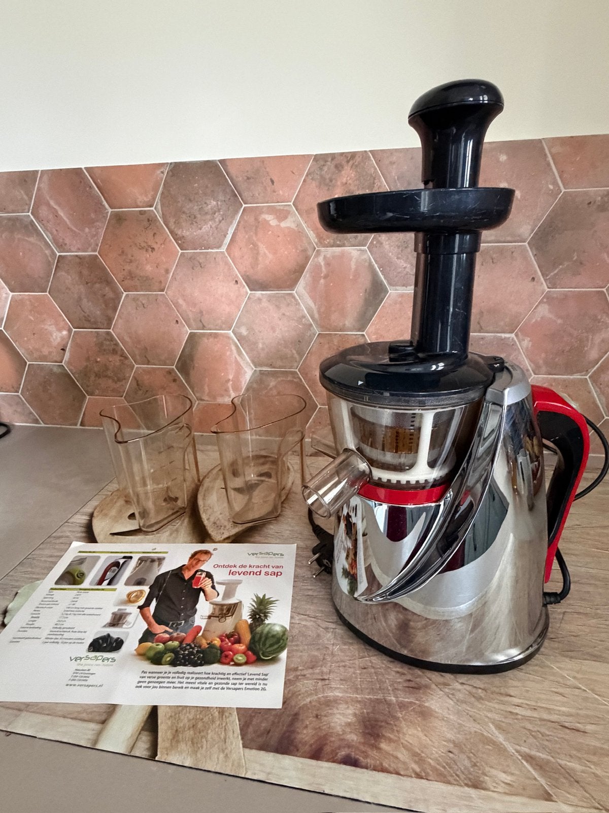 Versapers slowjuicer Emotion Chroom 2G, Ophalen, Gebruikt, Elektrisch, Slowjuicer