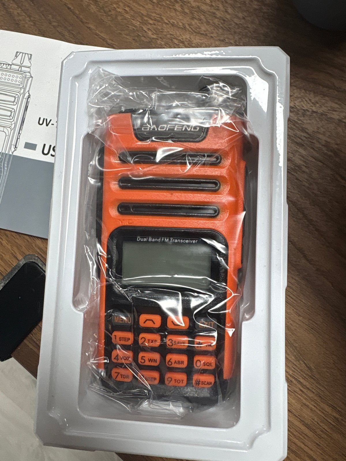 Baofeng UV-13 Pro TP8 Walkie Talkie - Nieuw en Ongebruikt, Telecommunicatie, Ophalen of Verzenden, Nieuw, 2 to 5 km, Portofoon of Walkie-talkie