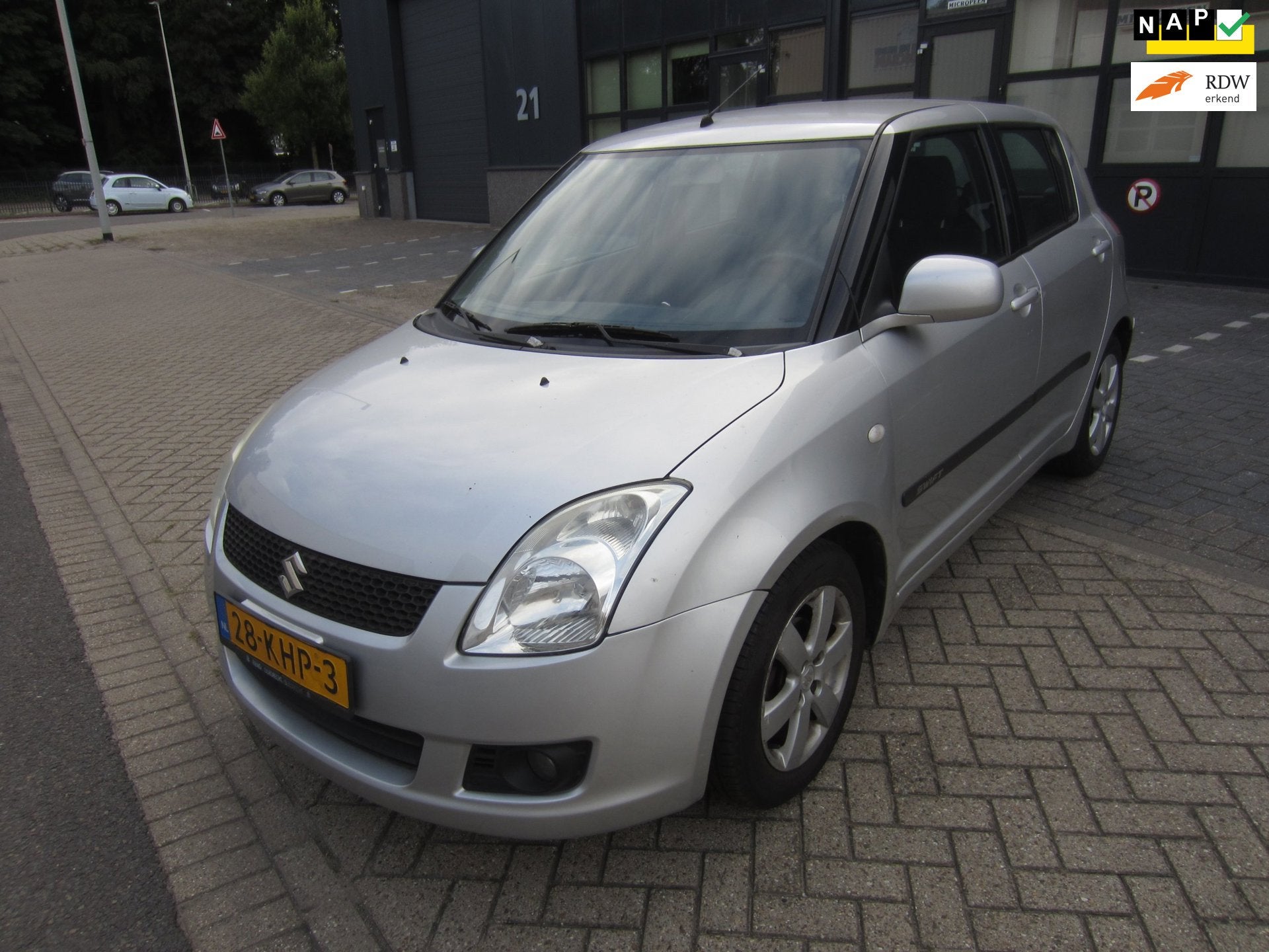 Suzuki Swift 1.5 Exclusive 2009 Automaat Defect Airco NAP! A, Auto's, Dealer onderhouden, 15 km/l, 4 cilinders, Swift