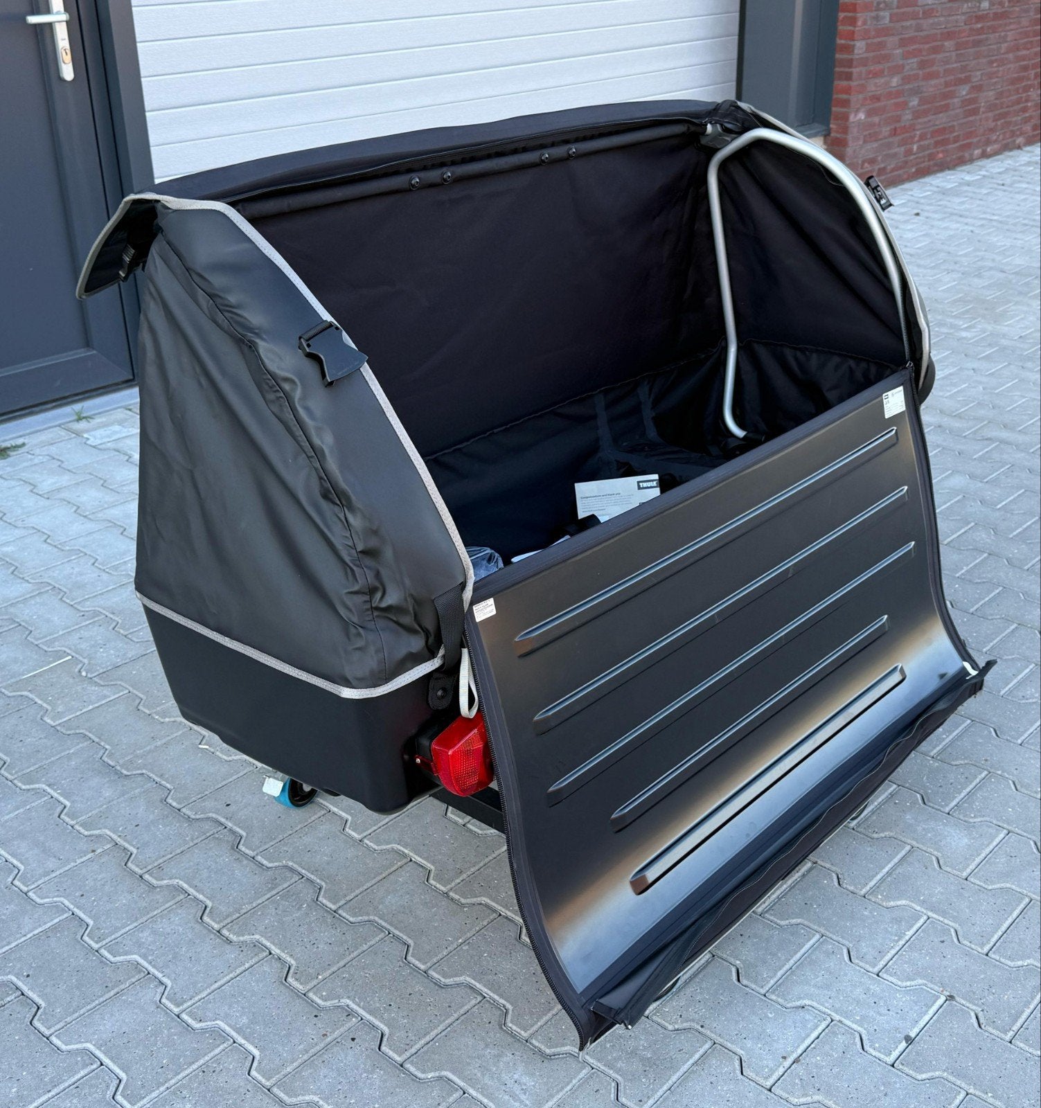 NIEUWSTE TYPE VAN THULE Onto 2 zwarte trekhaakbox, Ophalen of Verzenden, Zo goed als nieuw