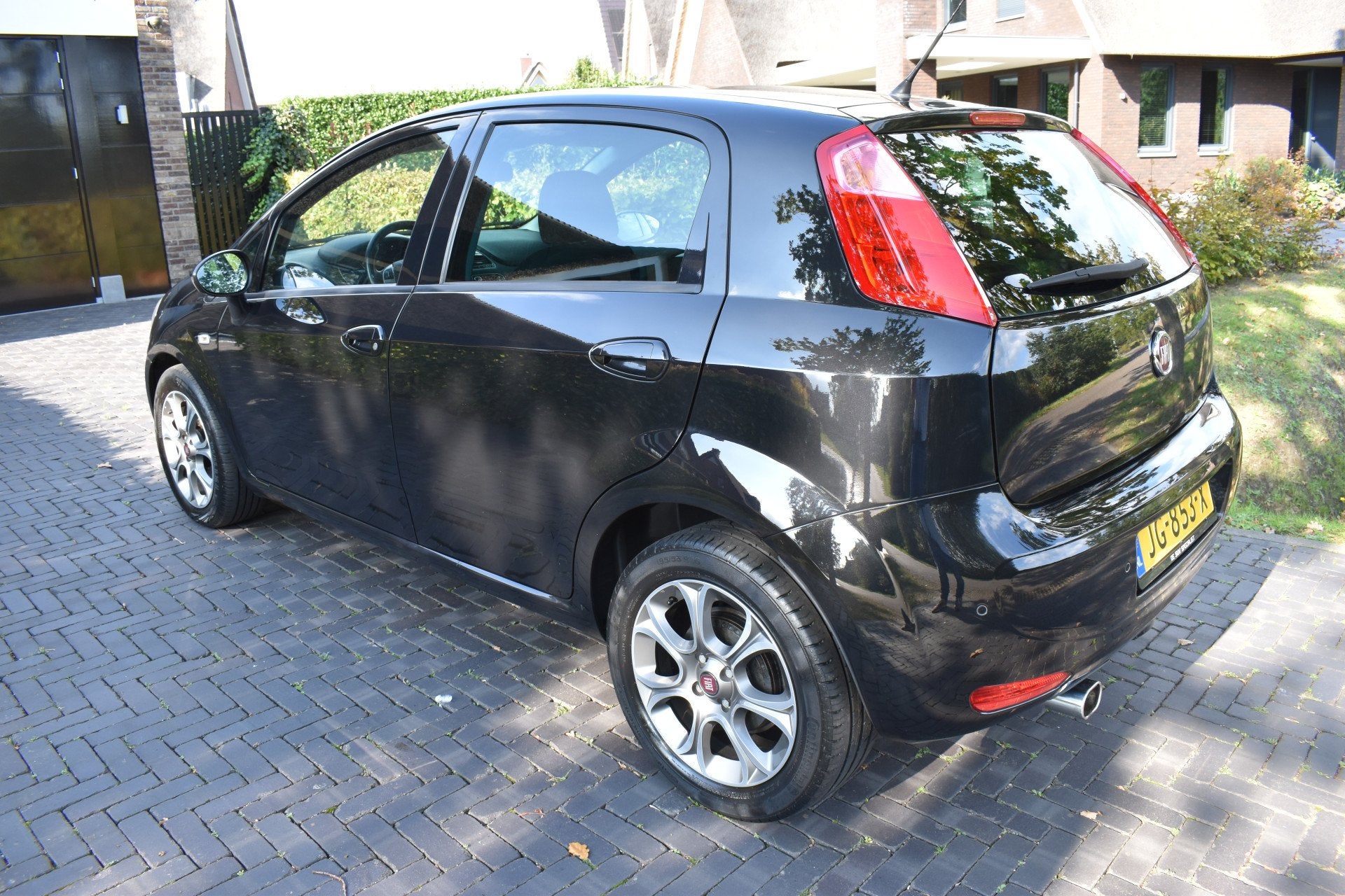 Fiat Punto Evo 0.9 TwinAir Lounge '16 Sportieve uitv. NIEUWS, Auto's, Voorwielaandrijving, Dealer onderhouden, 101 pk, Gebruikt