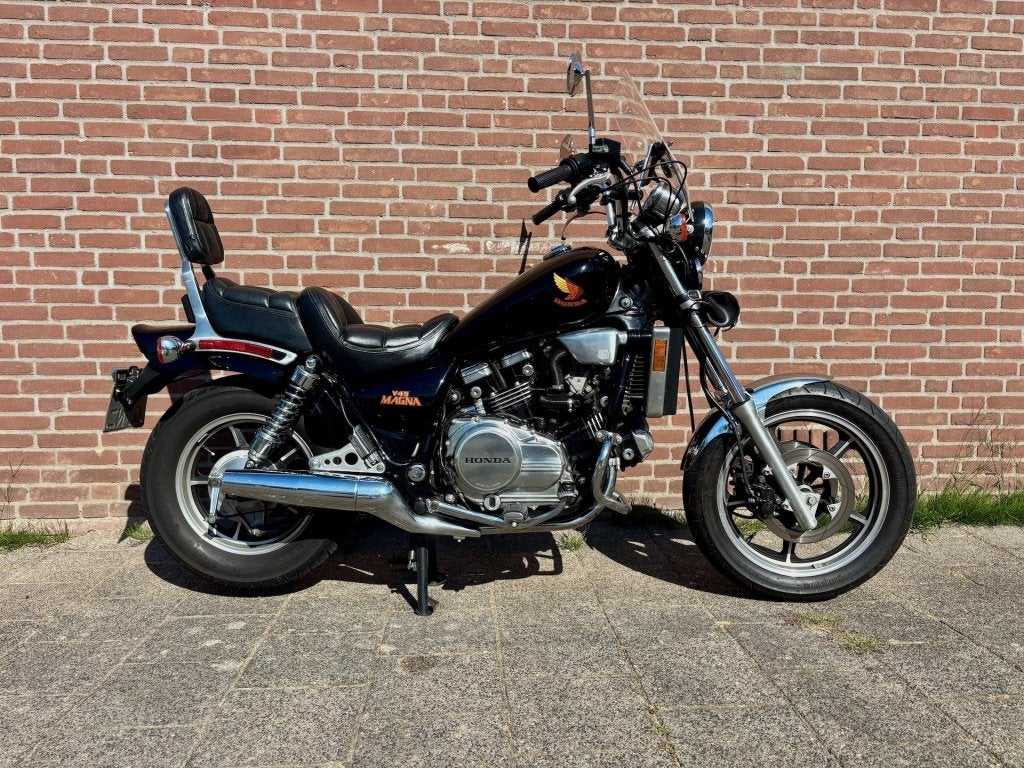 Honda Vf750c Magna V45 Zeer compleet en origineel !, Motoren, Gebruikt, Overig, 748 cc, Handgeschakeld