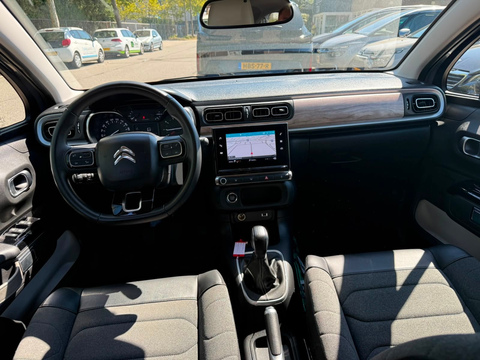 Citroen C3 1.2 PureTech Shine, Navi, Camera, Airco Dealer au, Auto's, 450 kg, Gebruikt, 1199 cc, Origineel Nederlands