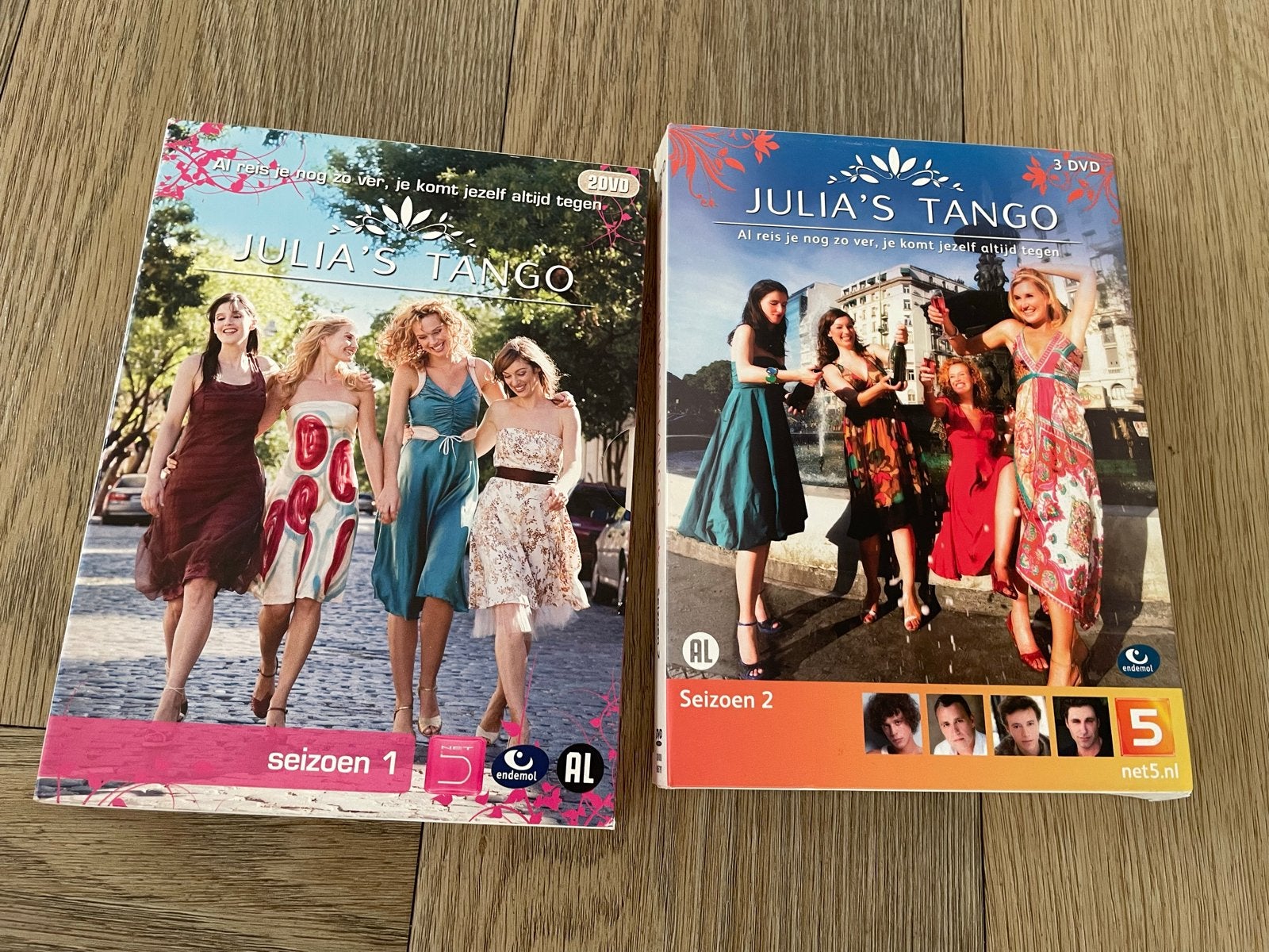 Julia's Tango Seizoen 1 & 2 DVD Boxset - Nederlandse Serie, Seizoen 1, Alle leeftijden, Drama, Zo goed als nieuw