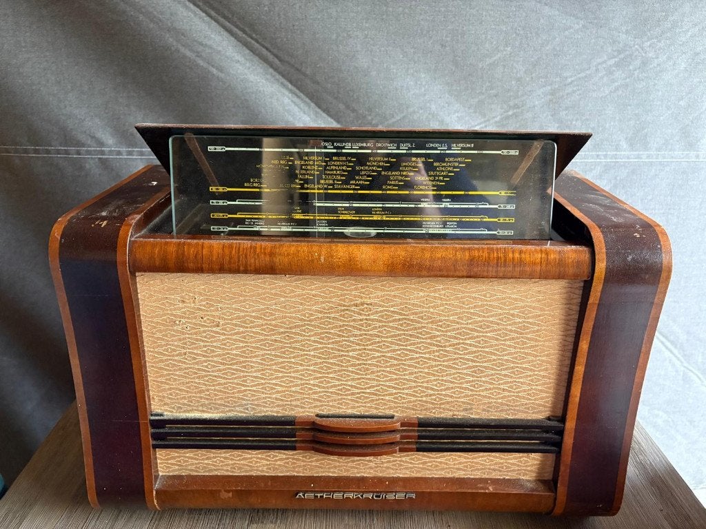 Antieke Aetherkruiser radio, omgebouwd naar Bluetooth., Ophalen of Verzenden