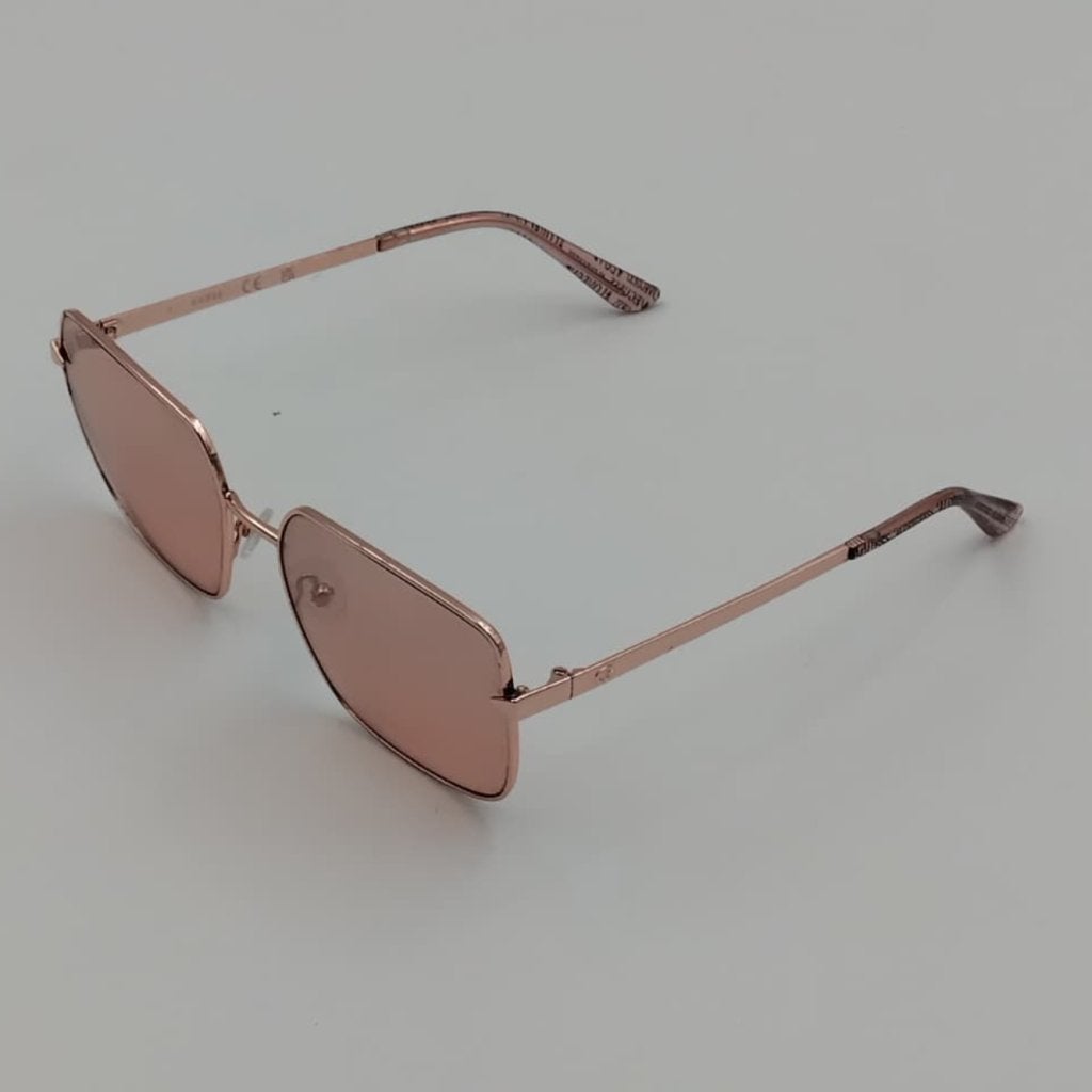 Guess GU7615 zonnebril - Zgan, Guess, Zo goed als nieuw, Support@guess.com, 1444 South Alameda St
Los Angeles, CA 90021
USA