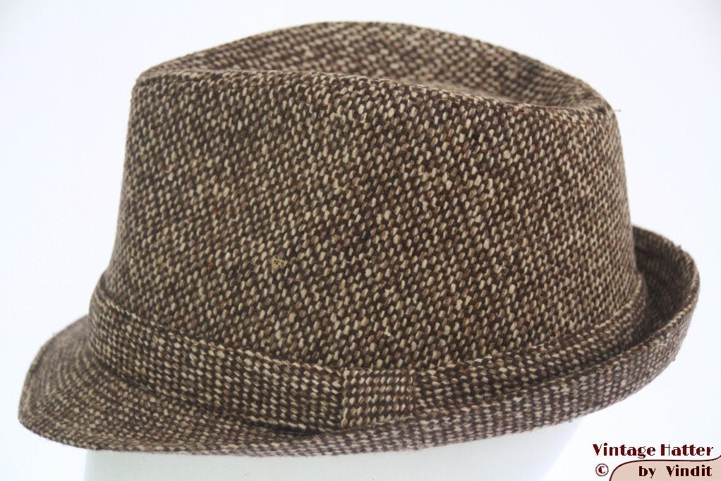 Gleufhoed Trilby Hawkins tweed-stijl bruin beige 57, 58, 59, Hoed, Nieuw, Heath Road, Skegness Lincolnshire (UK), Ophalen of Verzenden