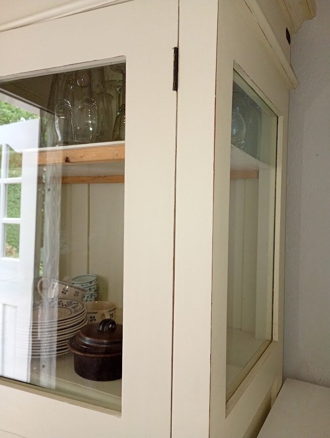 Foto 4 van Houten vitrine/servieskast