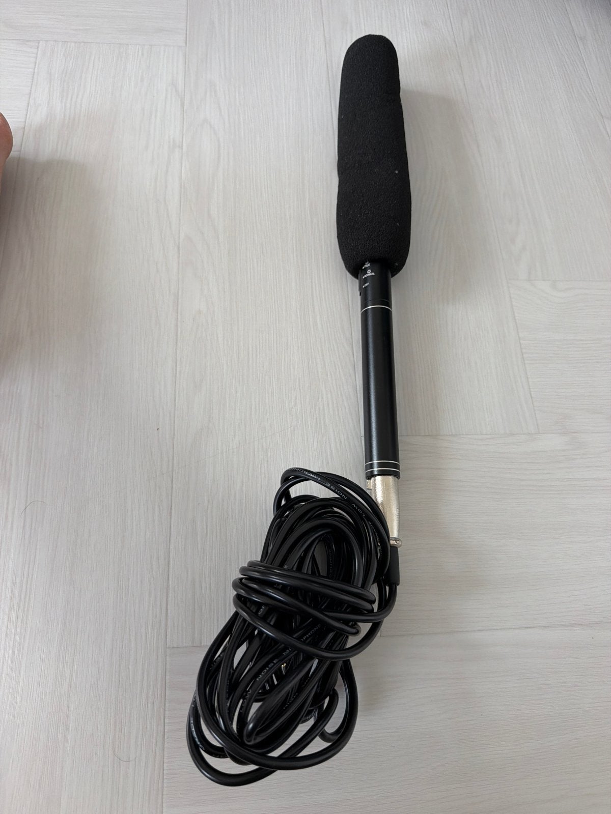 Shotgun microfoon met lange kabel en windkap, Muziek en Instrumenten, Microfoons, Ophalen of Verzenden, Gebruikt, Overige typen