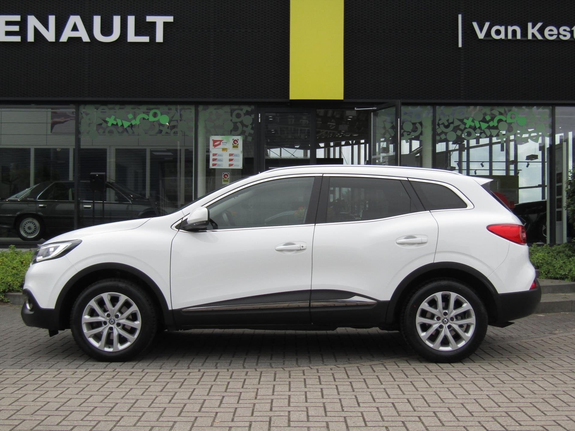 RENAULT Kadjar TCe 130pk Intens / Trekhaak / Navigatie / 1e, Auto's, Keurmerk '100% Onderhouden', Kadjar, 4 cilinders, Leder en Stof