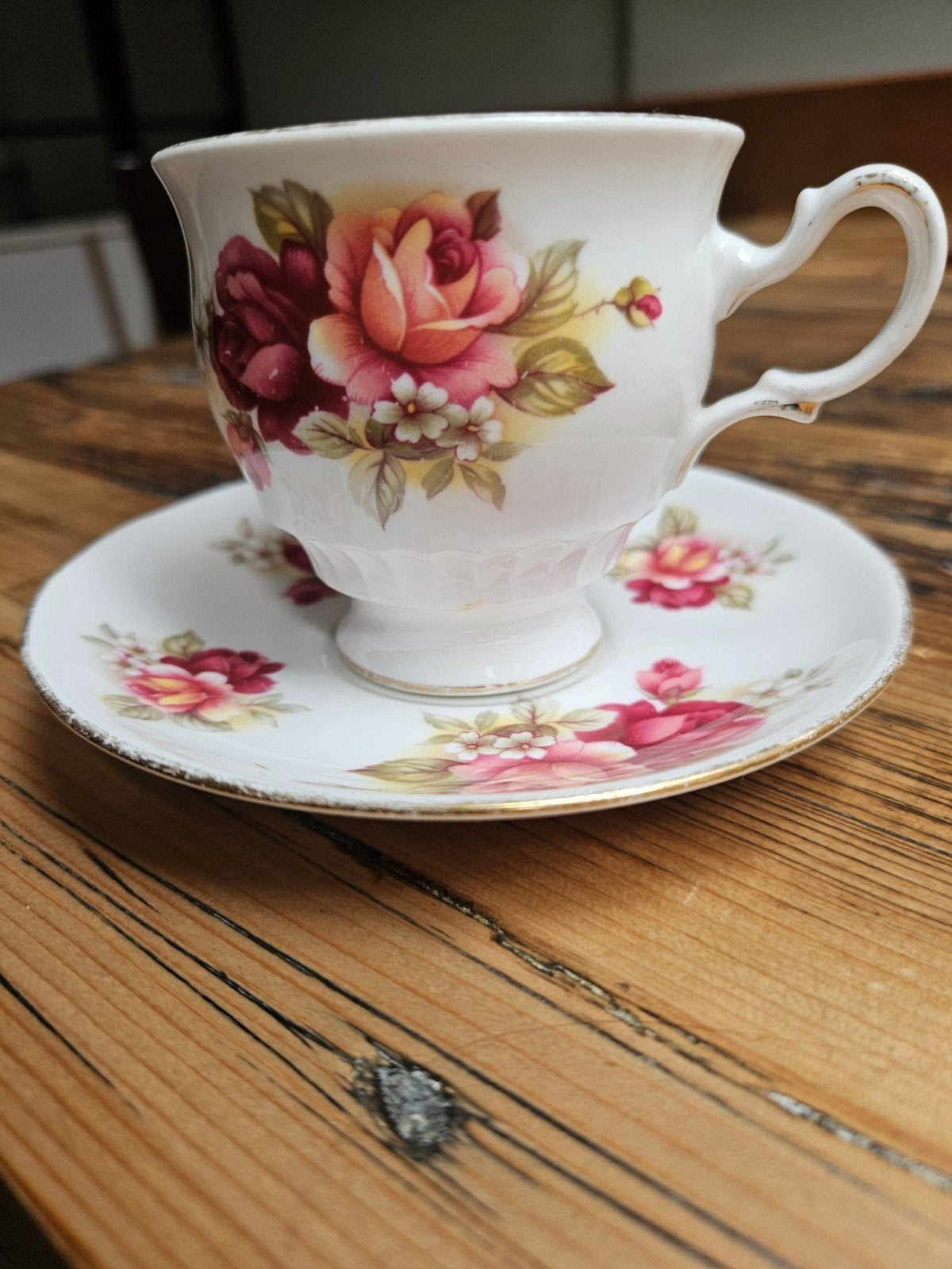 Prachtige Vintage Queen Anne Kop en Schotel – Rozenmotief, Antiek en Kunst, Ophalen of Verzenden