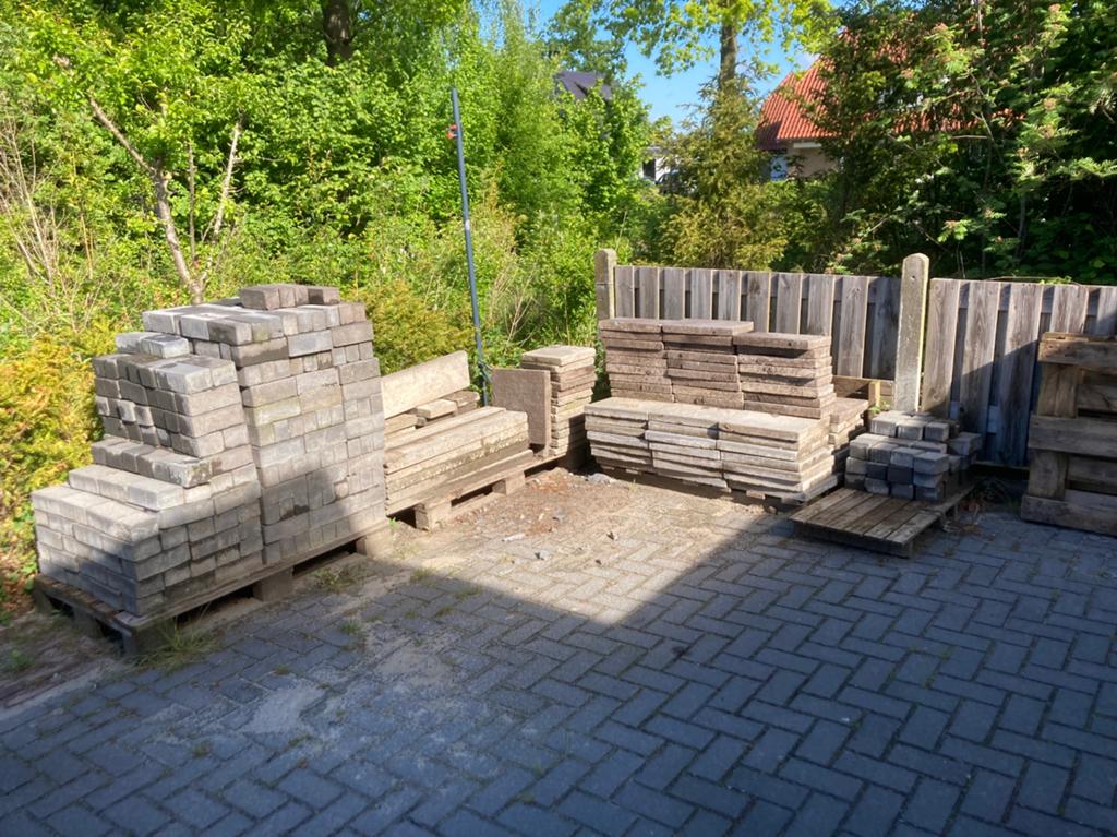 Tegels, klinkers stenen gratis, Ophalen, Zo goed als nieuw, Beton, Terrastegels