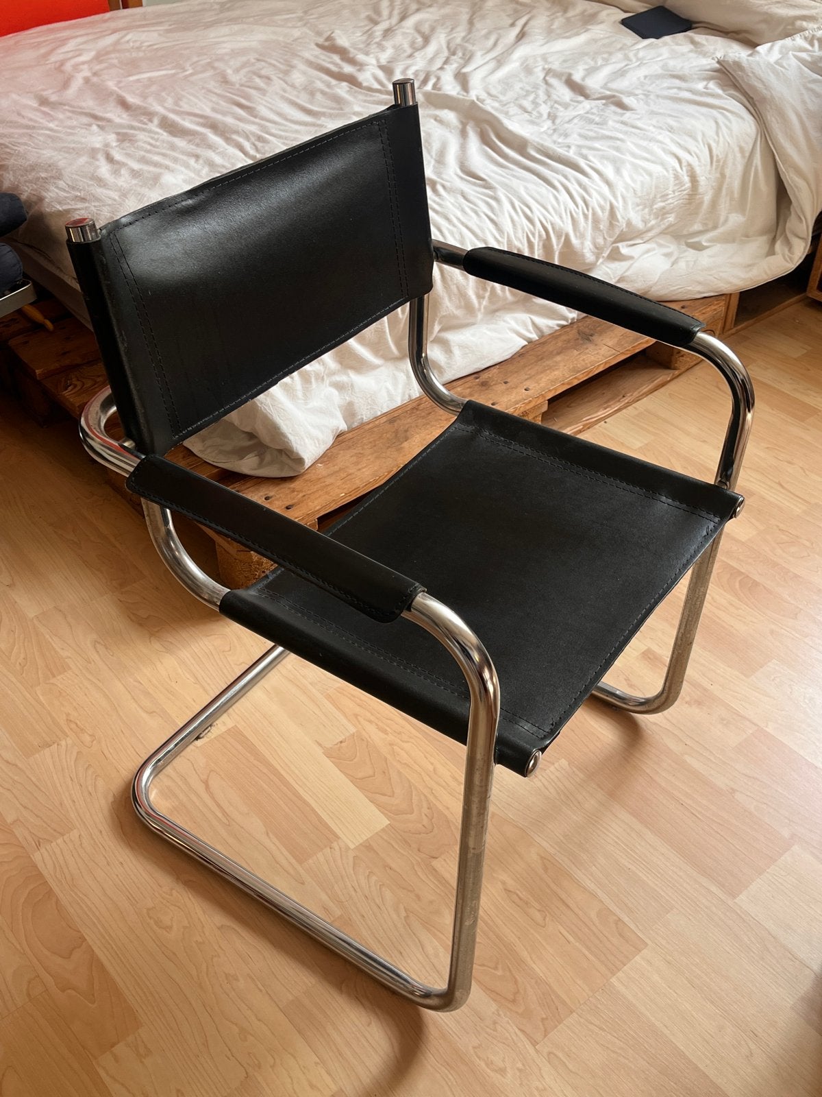 Zwarte leren stoel met Chromen Frame (Mart Stam S34 replica), Huis en Inrichting, Ophalen, Gebruikt, Zwart, Leer