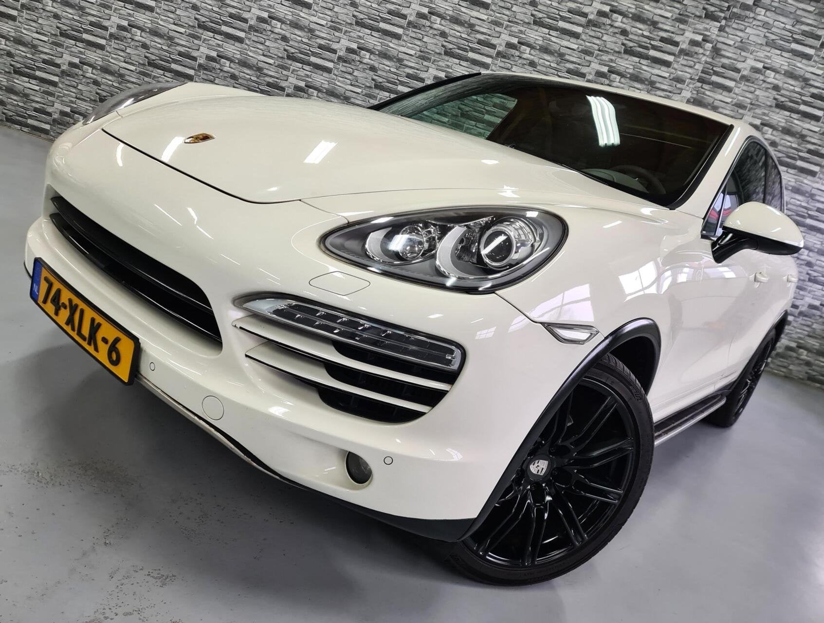 Mooie Porsche Cayenne 3.0 D *21 inch*Trekhaak*PDC*NAP*!, Auto's, Automaat, Gebruikt, 255 €/maand, Wit