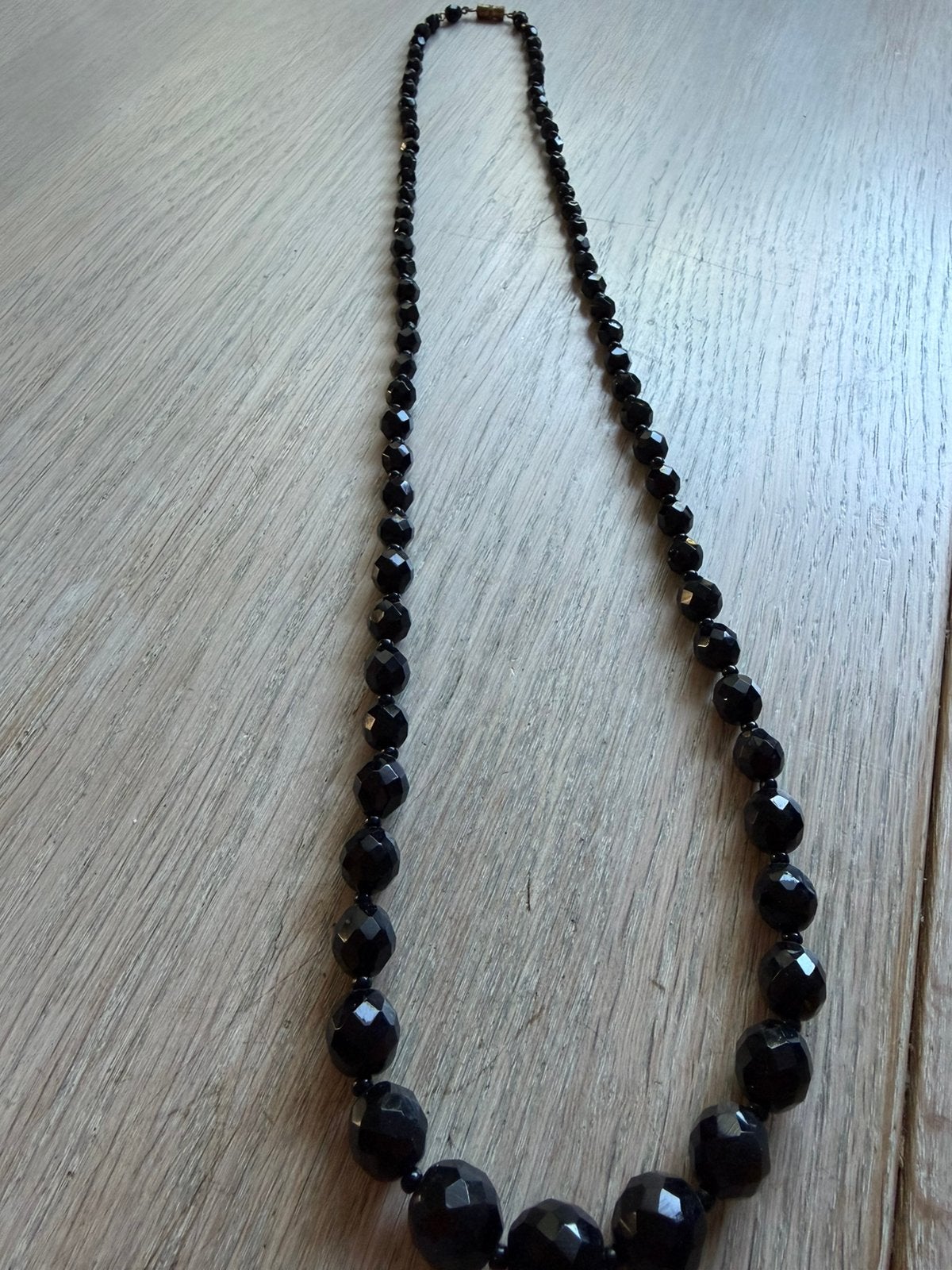 Oude zwarte facel kralen ketting, Sieraden, Tassen en Uiterlijk, Verzenden, Zo goed als nieuw, Zwart, Overige materialen