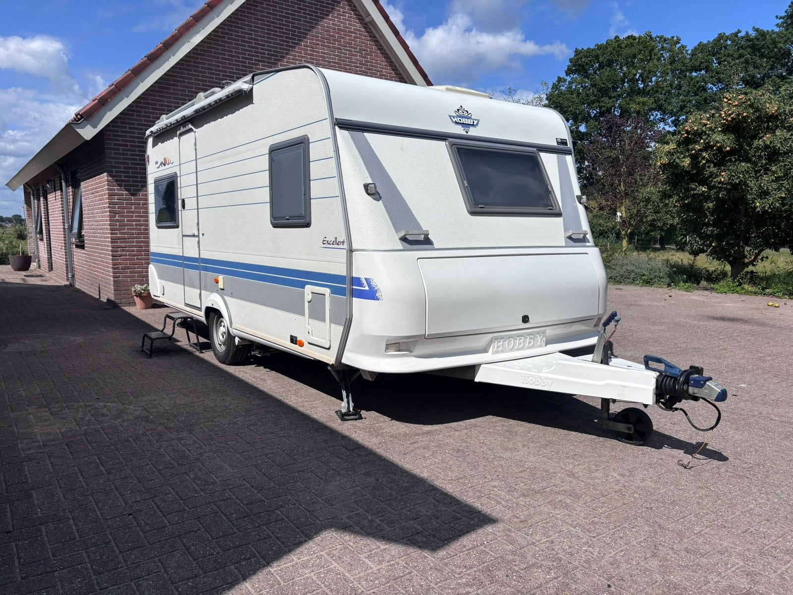 Hobby 460 UFE Excellent Airco | Mover | Luifel | Voortent, Oven, Rondzit, 750 - 1000 kg, Particulier