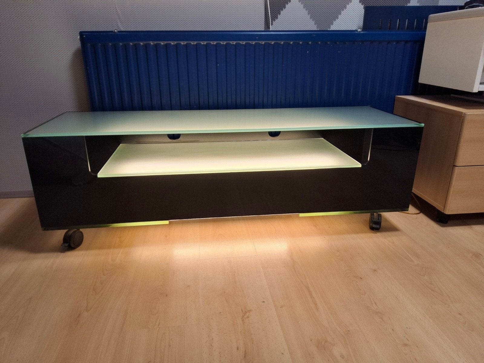 Glazen TV Meubel 125 cm met Verlichting, Huis en Inrichting, Kasten | Televisiemeubels, 100 tot 150 cm, Ophalen of Verzenden, Minder dan 100 cm