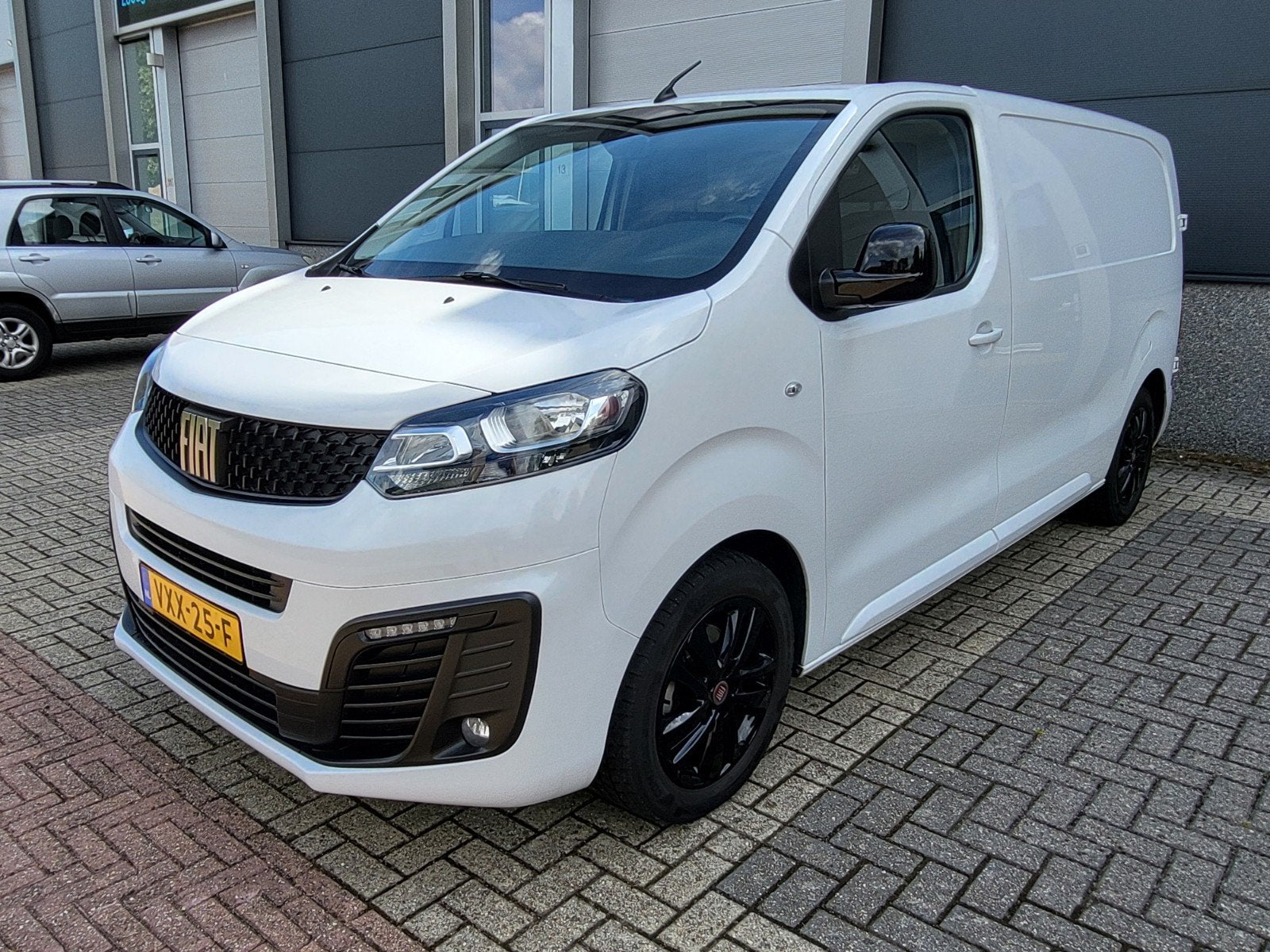 Fiat Scudo GB 2.0 D 145pk L2 2023 Wit, Auto's, Bestelauto's, 4 cilinders, Wit, Origineel Nederlands, Dealer onderhouden
