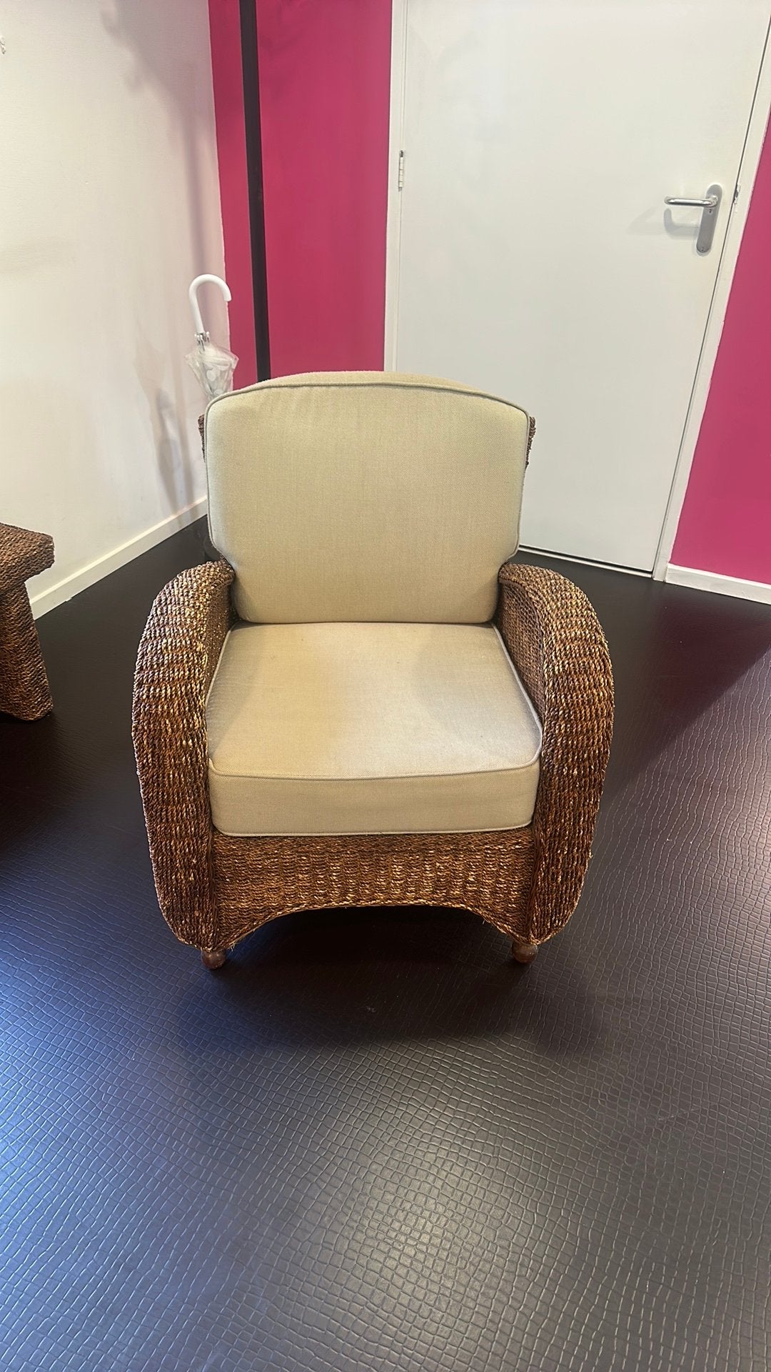 Leuke stoere fauteuil van bananenblad., Huis en Inrichting, Fauteuils, Ophalen, Overige materialen, Gebruikt, Minder dan 75 cm