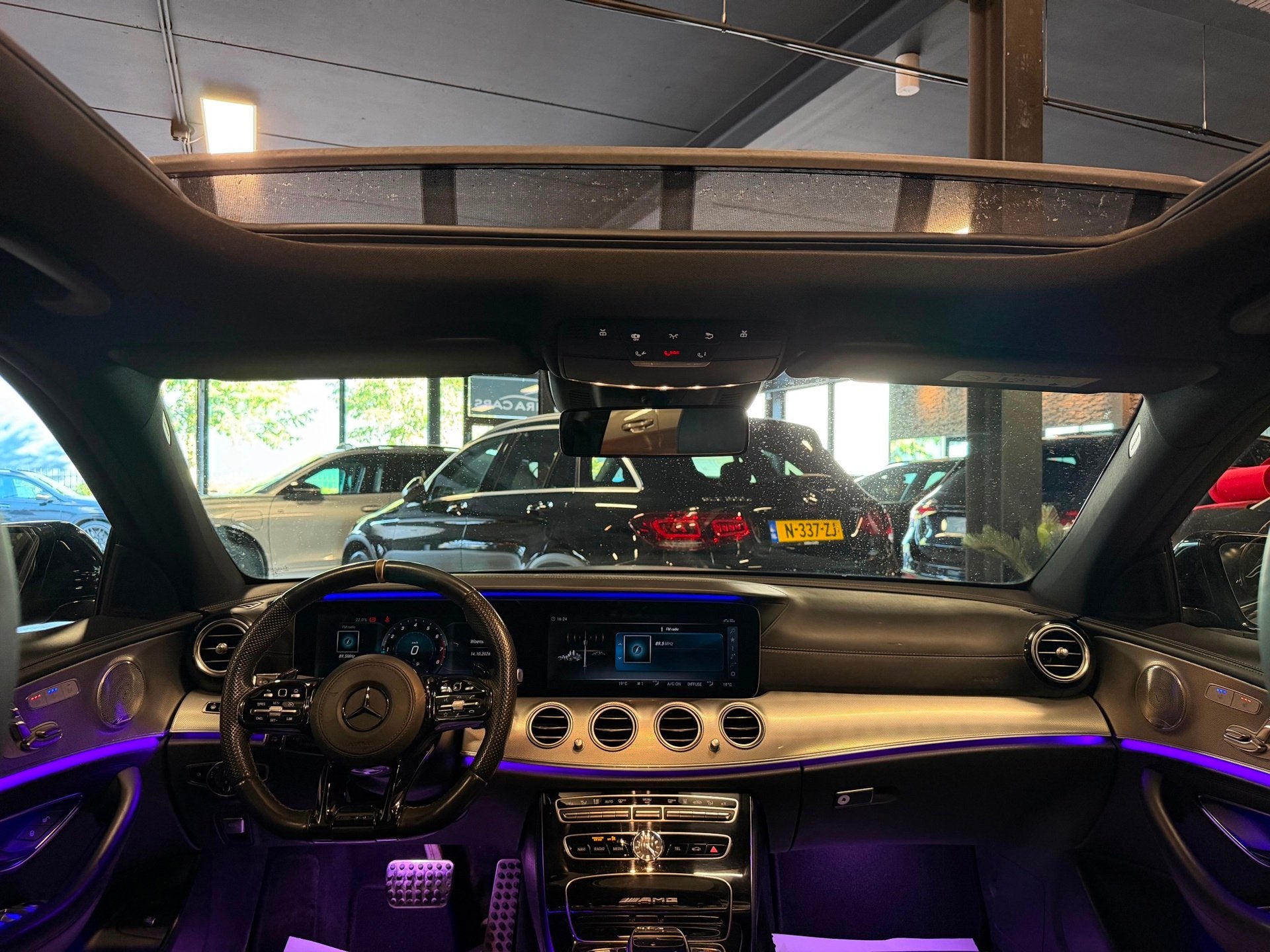 Mercedes-Benz E-klasse AMG 63 4MATIC Premium|PANO|MEMORY|FUL, Auto's, Automaat, Gebruikt, Bedrijf, Vierwielaandrijving