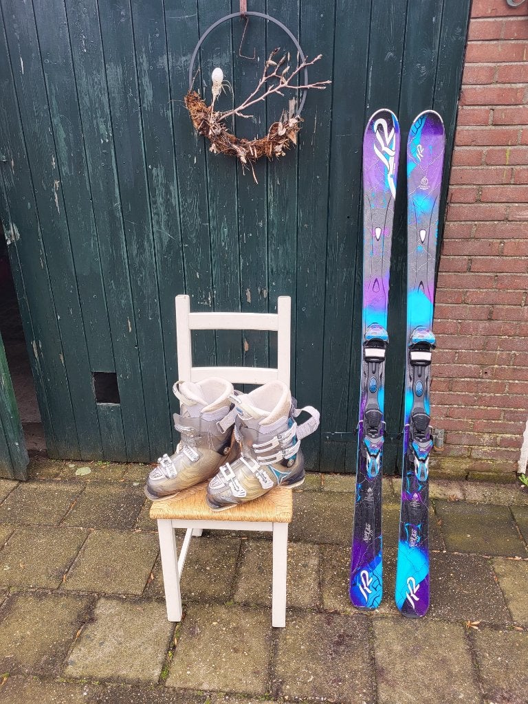 Keurige ski's K2 167cm met Atomic damesschoenen, 160 tot 180 cm, Gebruikt, Carve, Skiën