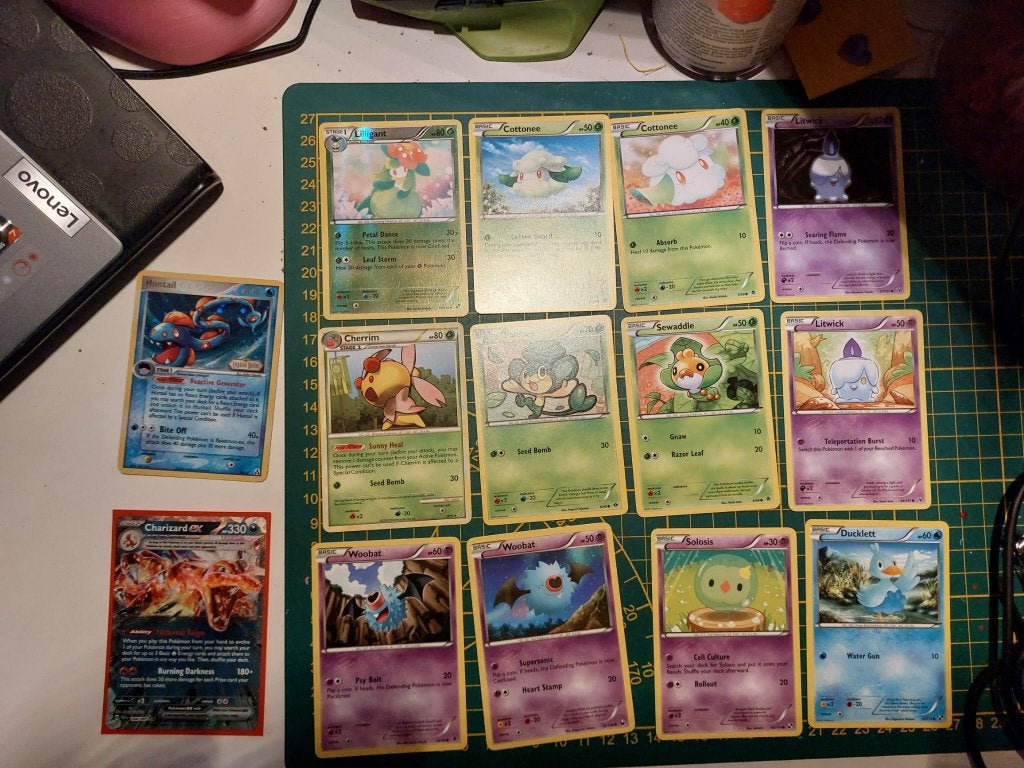random pokemon kaarten, Hobby en Vrije tijd, Verzamelkaartspellen | Pokémon, Ophalen of Verzenden, Zo goed als nieuw, Meerdere kaarten