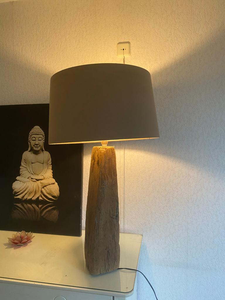Unieke houten tafellamp met grijze kap, Ophalen, Gebruikt, Hout, 50 tot 75 cm