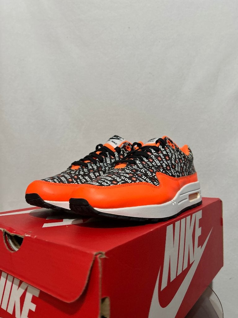 NIEUW! Maat 42 - Nike Air Max 1 Just Do It Orange Pack, Overige kleuren, Verzenden, Nike, Nieuw